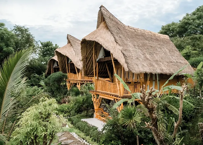 Penida Bambu Konukevi 3*
